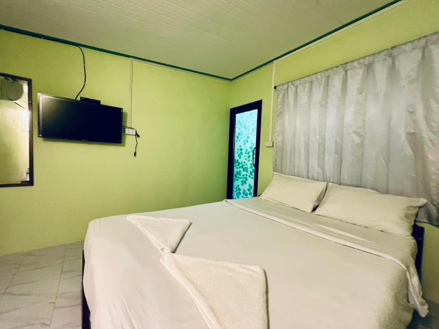 לינה וארוחת בוקר Khao Sok National Park Khaosok Happy House מראה חיצוני תמונה