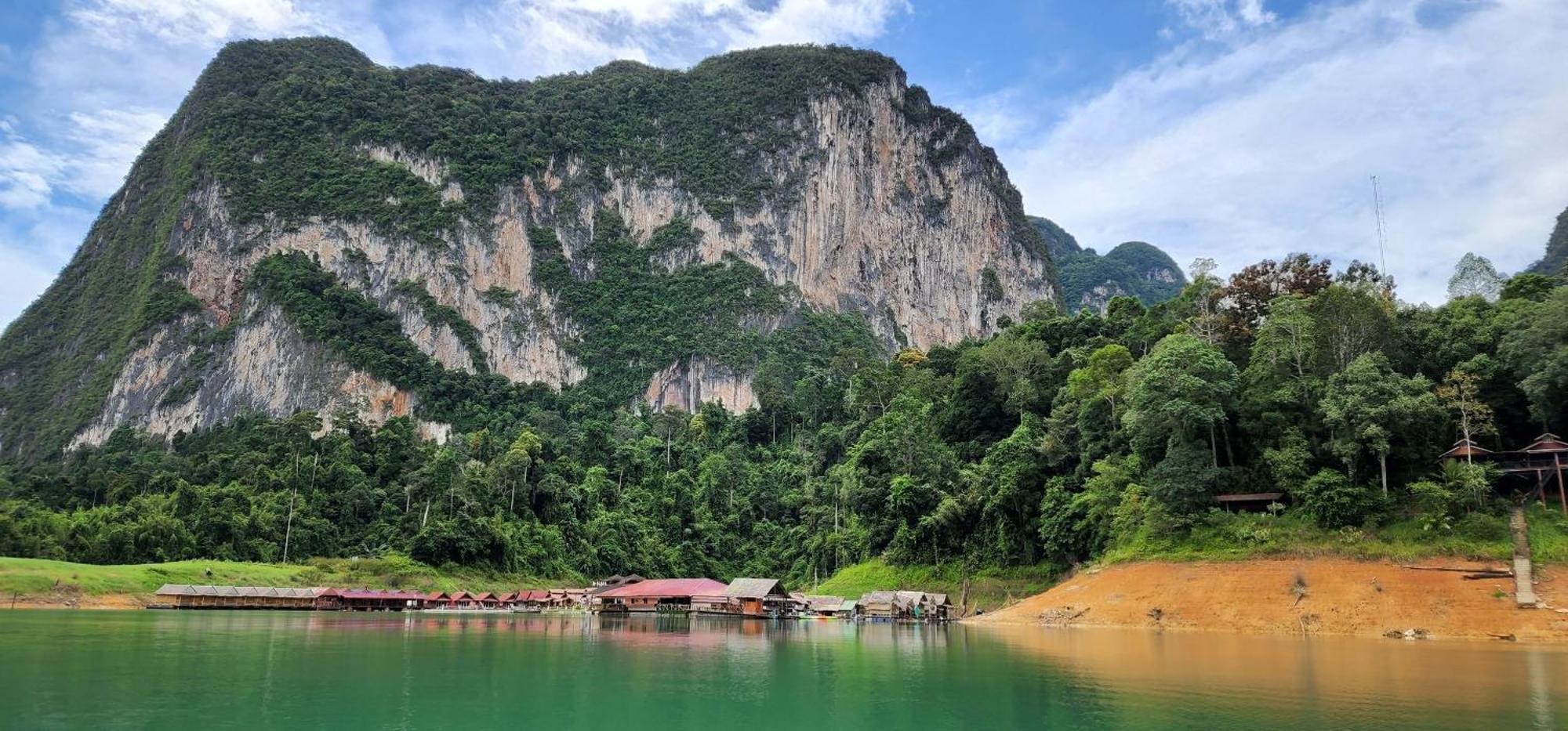 לינה וארוחת בוקר Khao Sok National Park Khaosok Happy House מראה חיצוני תמונה