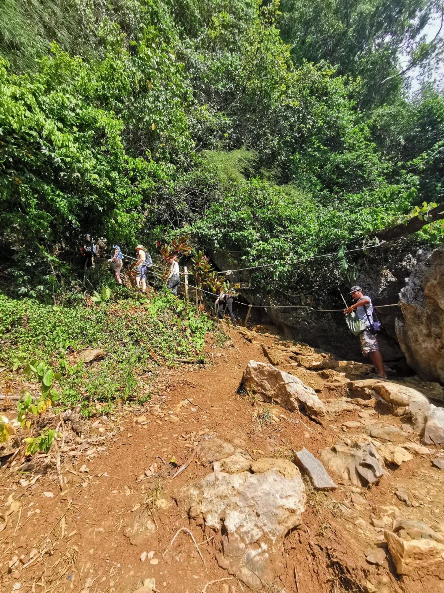לינה וארוחת בוקר Khao Sok National Park Khaosok Happy House מראה חיצוני תמונה