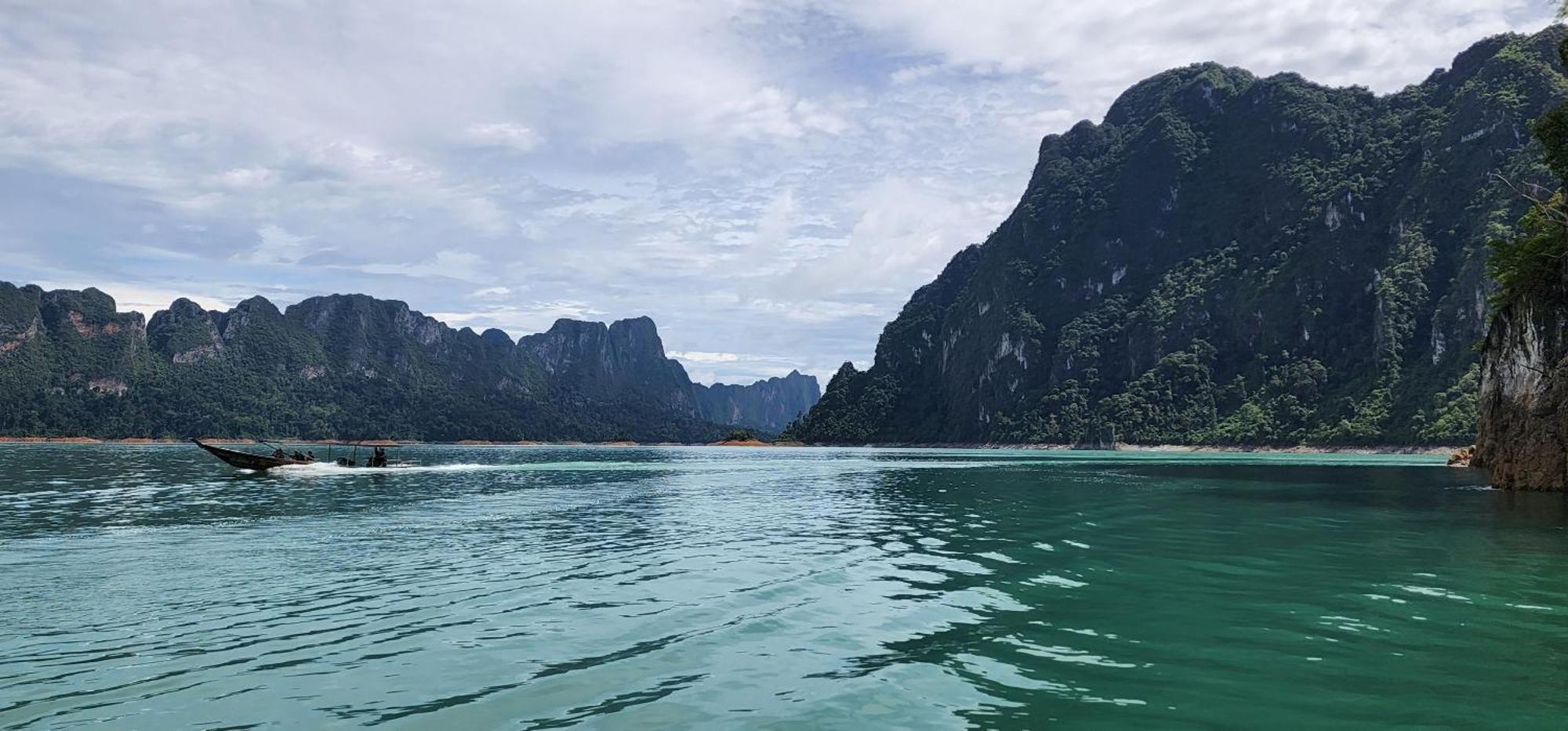 לינה וארוחת בוקר Khao Sok National Park Khaosok Happy House מראה חיצוני תמונה