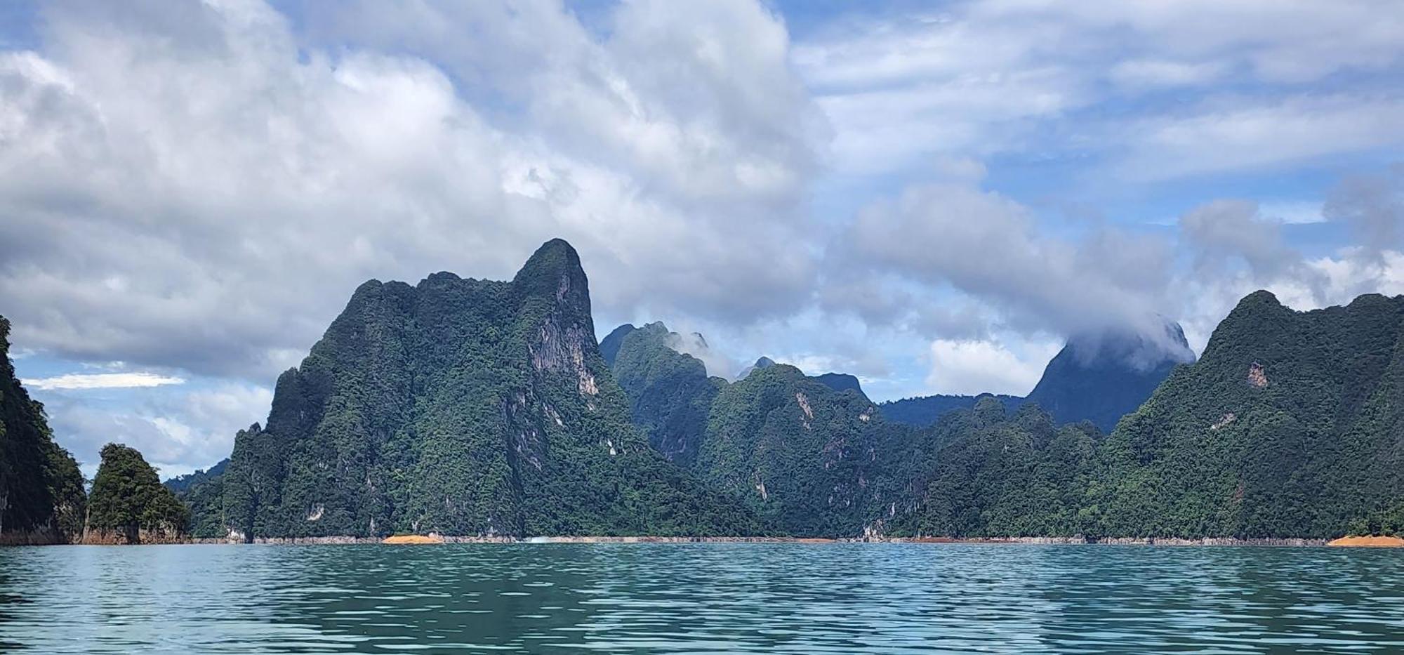 לינה וארוחת בוקר Khao Sok National Park Khaosok Happy House מראה חיצוני תמונה
