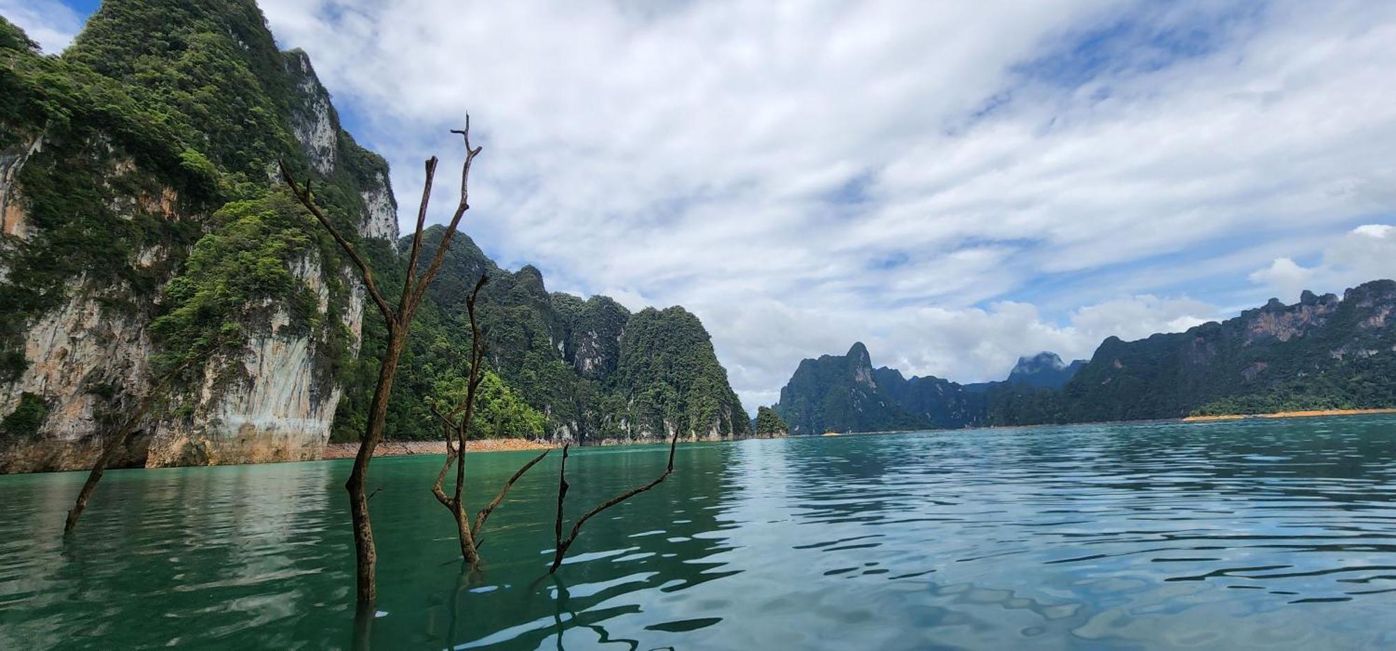 לינה וארוחת בוקר Khao Sok National Park Khaosok Happy House מראה חיצוני תמונה