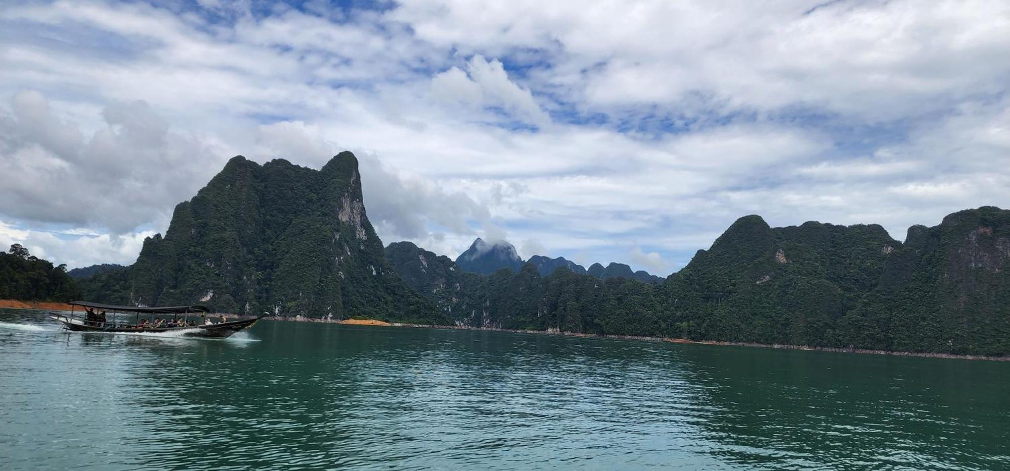 לינה וארוחת בוקר Khao Sok National Park Khaosok Happy House מראה חיצוני תמונה