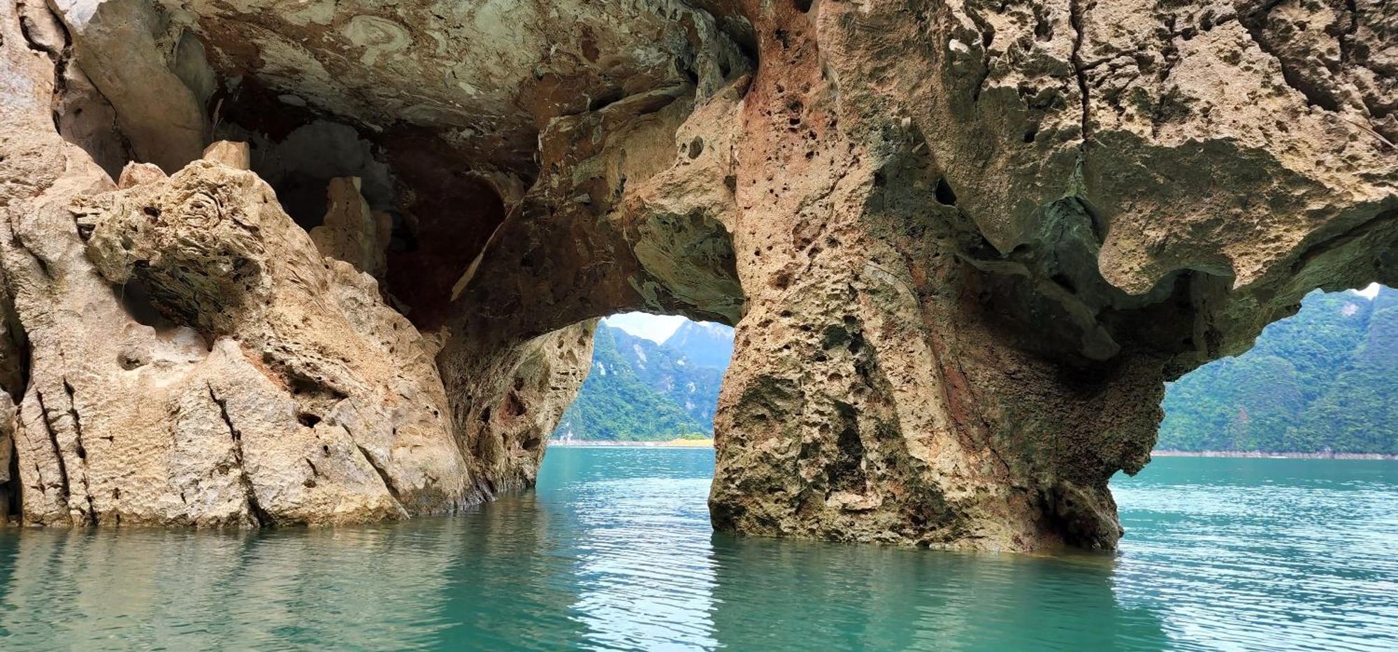 לינה וארוחת בוקר Khao Sok National Park Khaosok Happy House מראה חיצוני תמונה