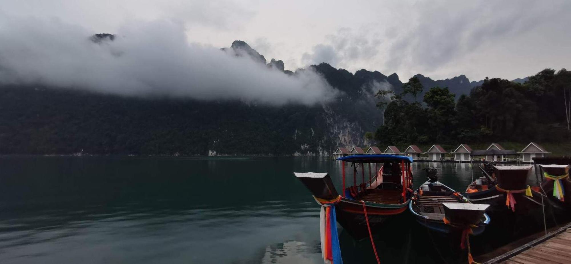 לינה וארוחת בוקר Khao Sok National Park Khaosok Happy House מראה חיצוני תמונה
