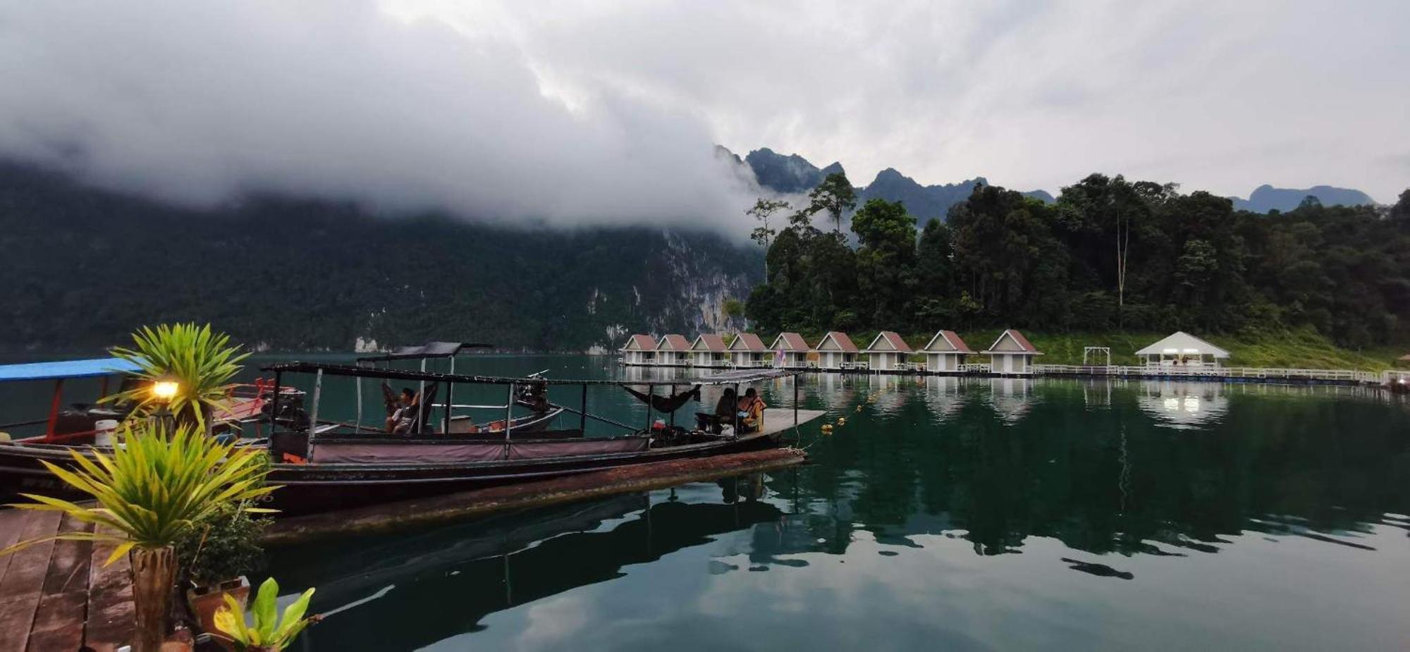 לינה וארוחת בוקר Khao Sok National Park Khaosok Happy House מראה חיצוני תמונה